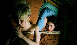 Четыре маленькие девочки заживо сгорели Четыре маленькие девочки заживо сгорели