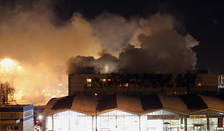 Под Екатеринбургом вспыхнул склад Под Екатеринбургом вспыхнул склад