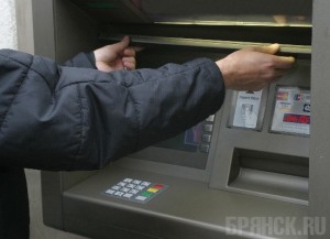 Из магазина в Брянске украли банкомат и мобильные телефоны