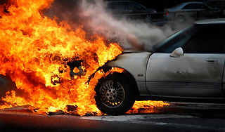 Под машиной зама муфтия взорвана бомба Под машиной зама муфтия взорвана бомба