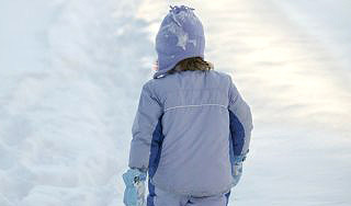 Девочка умерла на прогулке в детском саду Девочка умерла на прогулке в детском саду