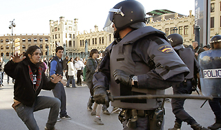 Студенты подняли бунт в Валенсии Студенты подняли бунт в Валенсии