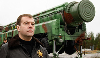 Медведев: Россия выполнит свои угрозы Медведев: Россия выполнит свои угрозы