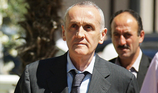 Телохранитель спас главу Абхазии от пуль Телохранитель спас главу Абхазии от пуль