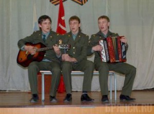 На вечере мужества в ДК Медведева зрителям не хватило мест Фото: gallery.cosmoschool.ru