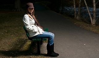 Незнакомец дважды изнасиловал школьницу Незнакомец дважды изнасиловал школьницу