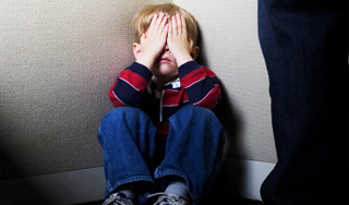 Ребенка избили до полусмерти за конфету Ребенка избили до полусмерти за конфету