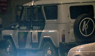 Полицейский на "УАЗе" протаранил парковку Полицейский на "УАЗе" протаранил парковку