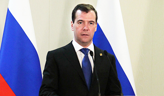 Медведев: Российское общество взрослеет Медведев: Российское общество взрослеет