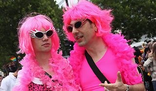 В Петербурге приняли скандальный закон В Петербурге приняли скандальный закон