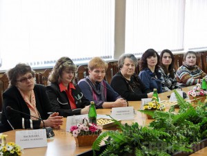 Многодетным и приемным матерям вручили награды