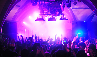 В московском клубе "Б-2" порезали клиентов В московском клубе "Б-2" порезали клиентов