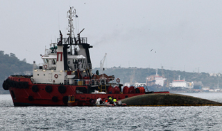 У берегов Афин затонул танкер с нефтью У берегов Афин затонул танкер с нефтью