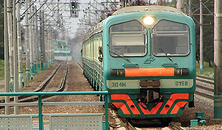 Девушка бросилась под поезд из-за любви Девушка бросилась под поезд из-за любви