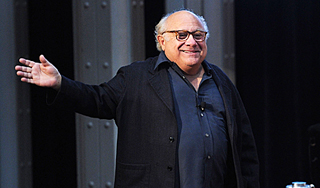 "Кровавая фабрика" Дэнни Де Вито "Кровавая фабрика" Дэнни Де Вито