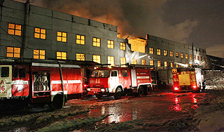 В Петербурге рухнула крыша гипермаркета В Петербурге рухнула крыша гипермаркета