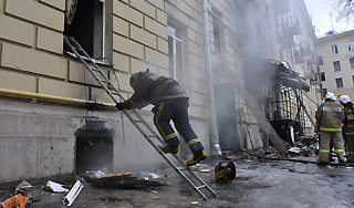 В жилом доме в Энгельсе прогремел взрыв В жилом доме в Энгельсе прогремел взрыв