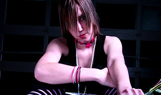 "Эмо-кидов" забивают камнями в Багдаде "Эмо-кидов" забивают камнями в Багдаде