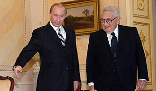 Киссинджер объяснил позицию Путина Киссинджер объяснил позицию Путина