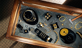 Грабители убили охранника ювелирного Грабители убили охранника ювелирного