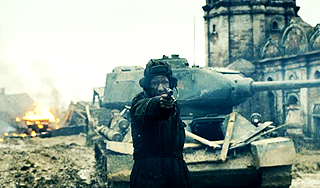 Солдат вступил в схватку с танком-призраком Солдат вступил в схватку с танком-призраком