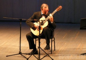 Именитые гитаристы выступят на брянской сцене Фото: Эрик Франсери