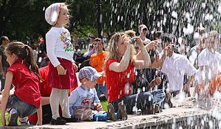 Россиянам продлили майские праздники Россиянам продлили майские праздники