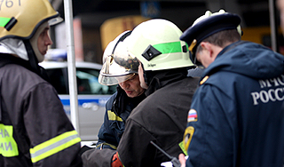 Спасатели удержали мать с детьми от суицида Спасатели удержали мать с детьми от суицида