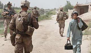 Афганистан выгоняет американские войска Афганистан выгоняет американские войска