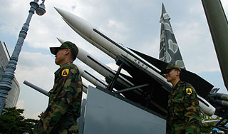 Ким Чен Ын приказал обстрелять Йонпхендо Ким Чен Ын приказал обстрелять Йонпхендо