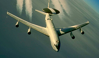 Канада выходит из двух программ НАТО Канада выходит из двух программ НАТО