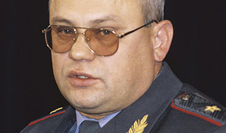 Генерала объявили в розыск за Mercedes Генерала объявили в розыск за Mercedes