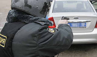 Полицейский случайно застрелил школьника Полицейский случайно застрелил школьника