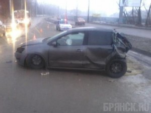 Пять человек пострадали, врезавшись на машине в столб