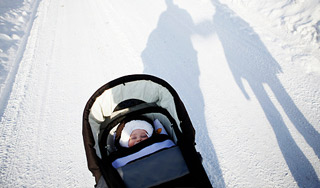 Девочку в Брянске могла украсть семья Девочку в Брянске могла украсть семья