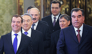 Медведев предложил реорганизацию ЕврАзЭС Медведев предложил реорганизацию ЕврАзЭС