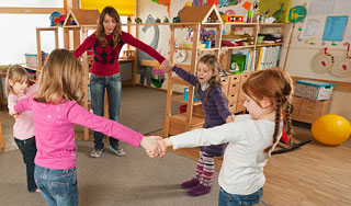 Два миллиона детей стоят в очереди в детсад Два миллиона детей стоят в очереди в детсад