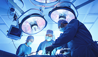 Девушка умерла во время интимной пластики Девушка умерла во время интимной пластики