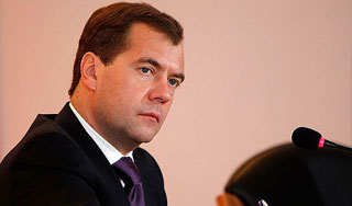 Медведев призвал менять сознание людей Медведев призвал менять сознание людей