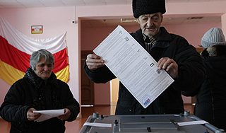 Южная Осетия выбирает президента Южная Осетия выбирает президента