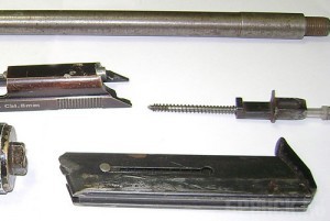 Таможенники нашли в посылке детали огнестрельного оружия