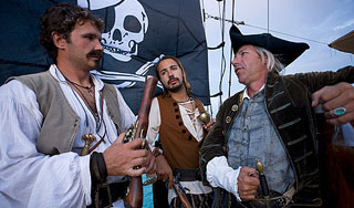 В политику рвутся пираты и "добрые люди" В политику рвутся пираты и "добрые люди"