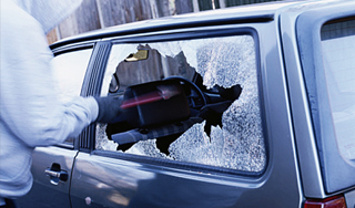 Машину в пробке ограбили на пять миллионов Машину в пробке ограбили на пять миллионов