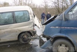 В Брянске водитель маршрутки протаранил иномарку