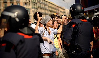 Миллионы испанцев парализовали страну Миллионы испанцев парализовали страну