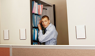 ФСО ищет в госрезиденции "жучки" ФСО ищет в госрезиденции "жучки"