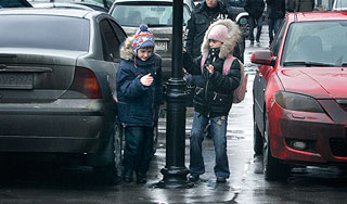 Пешеходов отгородят от машин столбиками Пешеходов отгородят от машин столбиками
