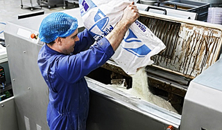 Минск сократил поставки молока в Россию Минск сократил поставки молока в Россию