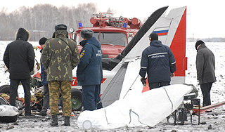 Пилоты пытались спасти людей и самолет Пилоты пытались спасти людей и самолет