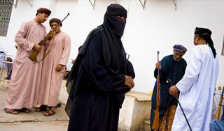 В Сирии поймали боевиков в женских платьях В Сирии поймали боевиков в женских платьях